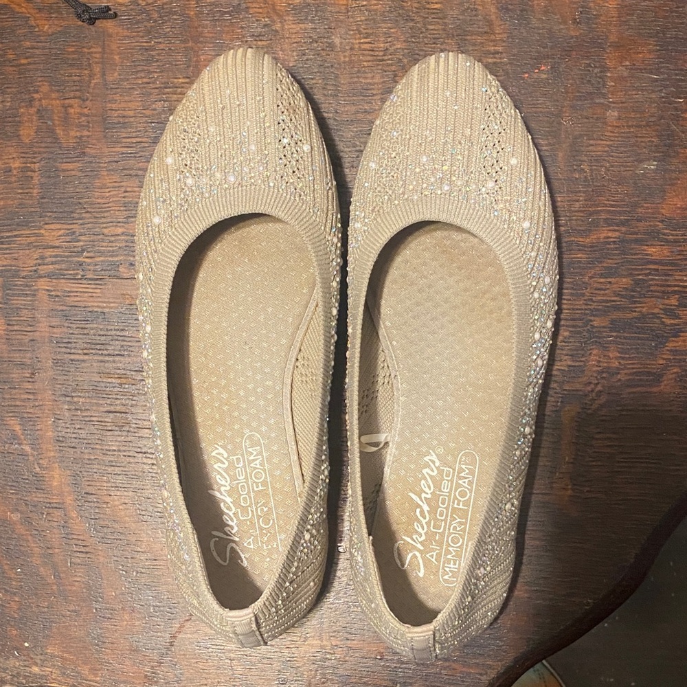 Skechers Women's Beige Embellished Flats